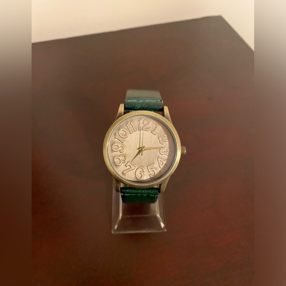 Women's Green Leather Strap Watch with Gold-Tone Dial - Picture 1 of 3